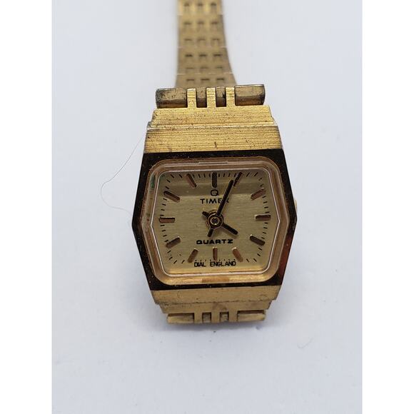 Women\'s Timex dress watch. Gold face.